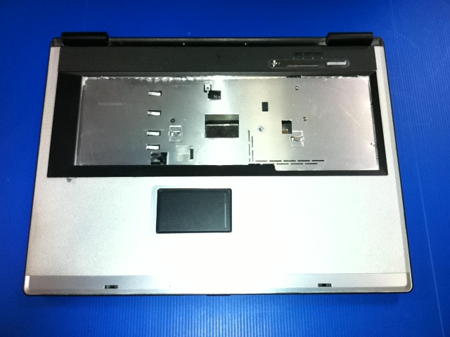 Plasturgie de base ASUS X70L